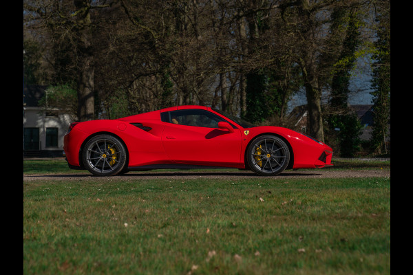 Ferrari 488 Spider | Front-lift | Pista wheels | Carbon stuur + LED's | Adapt. koplampen | Rosso Scuderia Ferrari 488 Spider | Front-lift | Pista wheels | Carbon stuur + LED's | Adapt. koplampen | Rosso Scuderia