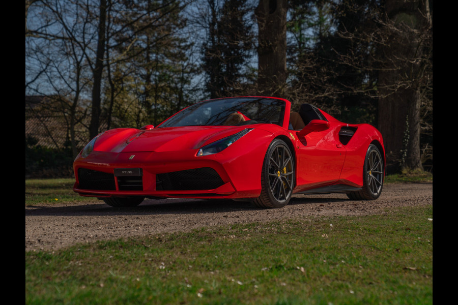 Ferrari 488 Spider | Front-lift | Pista wheels | Carbon stuur + LED's | Adapt. koplampen | Rosso Scuderia Ferrari 488 Spider | Front-lift | Pista wheels | Carbon stuur + LED's | Adapt. koplampen | Rosso Scuderia