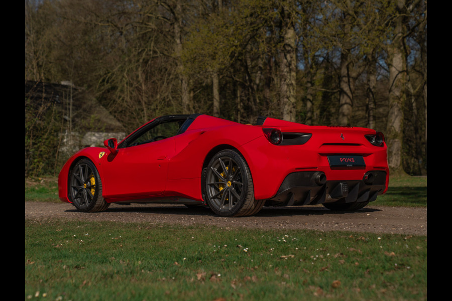 Ferrari 488 Spider | Front-lift | Pista wheels | Carbon stuur + LED's | Adapt. koplampen | Rosso Scuderia Ferrari 488 Spider | Front-lift | Pista wheels | Carbon stuur + LED's | Adapt. koplampen | Rosso Scuderia