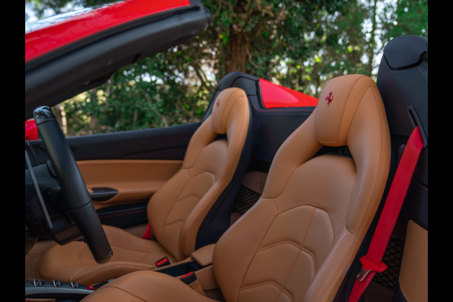 Ferrari 488 Spider | Front-lift | Pista wheels | Carbon stuur + LED's | Adapt. koplampen | Rosso Scuderia Ferrari 488 Spider | Front-lift | Pista wheels | Carbon stuur + LED's | Adapt. koplampen | Rosso Scuderia
