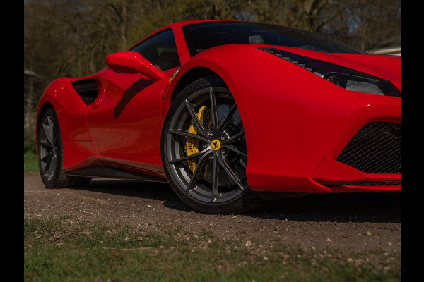 Ferrari 488 Spider | Front-lift | Pista wheels | Carbon stuur + LED's | Adapt. koplampen | Rosso Scuderia Ferrari 488 Spider | Front-lift | Pista wheels | Carbon stuur + LED's | Adapt. koplampen | Rosso Scuderia