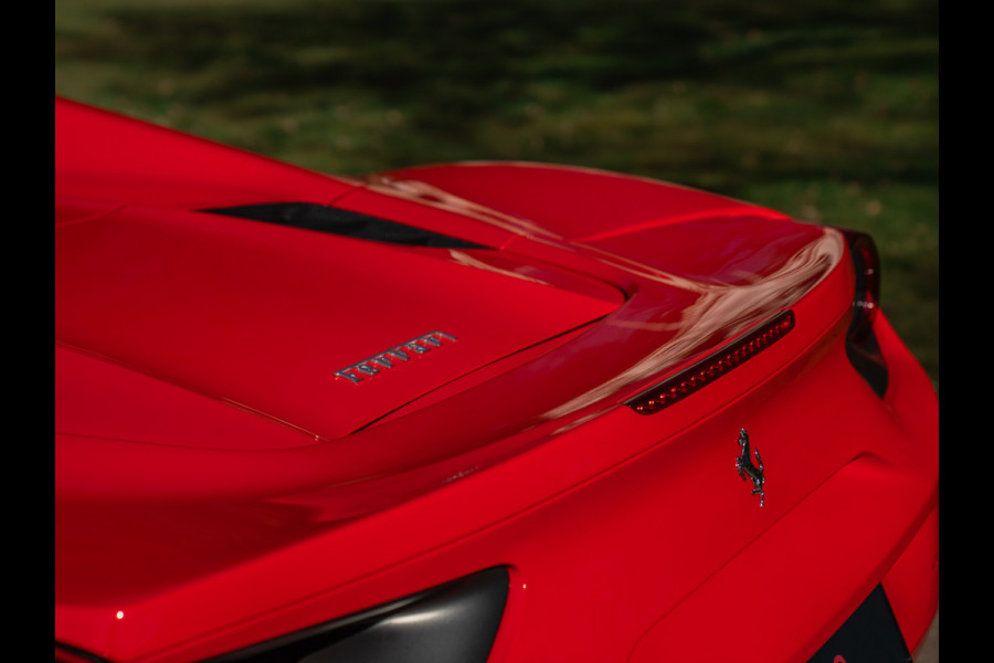 Ferrari 488 Spider | Front-lift | Pista wheels | Carbon stuur + LED's | Adapt. koplampen | Rosso Scuderia Ferrari 488 Spider | Front-lift | Pista wheels | Carbon stuur + LED's | Adapt. koplampen | Rosso Scuderia