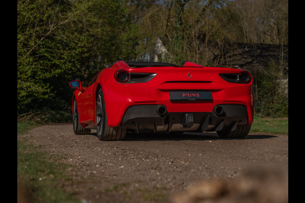 Ferrari 488 Spider | Front-lift | Pista wheels | Carbon stuur + LED's | Adapt. koplampen | Rosso Scuderia Ferrari 488 Spider | Front-lift | Pista wheels | Carbon stuur + LED's | Adapt. koplampen | Rosso Scuderia