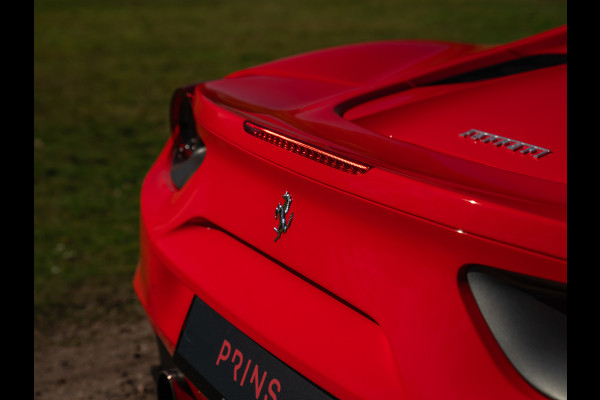 Ferrari 488 Spider | Front-lift | Pista wheels | Carbon stuur + LED's | Adapt. koplampen | Rosso Scuderia Ferrari 488 Spider | Front-lift | Pista wheels | Carbon stuur + LED's | Adapt. koplampen | Rosso Scuderia