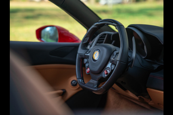 Ferrari 488 Spider | Front-lift | Pista wheels | Carbon stuur + LED's | Adapt. koplampen | Rosso Scuderia Ferrari 488 Spider | Front-lift | Pista wheels | Carbon stuur + LED's | Adapt. koplampen | Rosso Scuderia