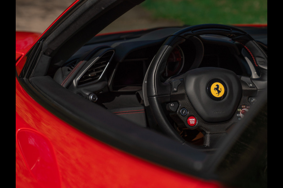 Ferrari 488 Spider | Front-lift | Pista wheels | Carbon stuur + LED's | Adapt. koplampen | Rosso Scuderia Ferrari 488 Spider | Front-lift | Pista wheels | Carbon stuur + LED's | Adapt. koplampen | Rosso Scuderia