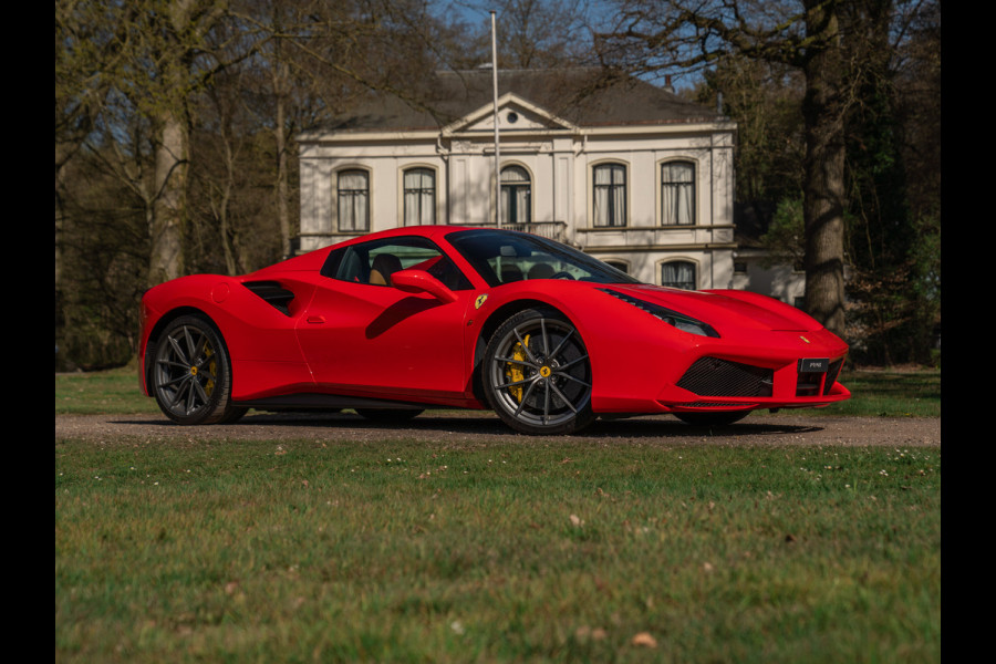 Ferrari 488 Spider | Front-lift | Pista wheels | Carbon stuur + LED's | Adapt. koplampen | Rosso Scuderia Ferrari 488 Spider | Front-lift | Pista wheels | Carbon stuur + LED's | Adapt. koplampen | Rosso Scuderia