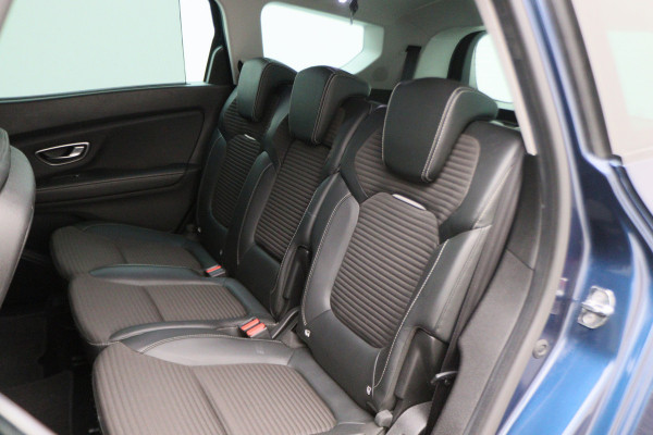 Renault Grand Scénic 1.3 TCe Intens 7p. Leder/Stof, Apple Carplay, Camera, Cruise, Sfeerverlichting, Trekhaak, 20'' Renault Grand Scénic 1.3 TCe Intens 7p. Leder/Stof, Apple Carplay, Camera, Cruise, Sfeerverlichting, Trekhaak, 20''