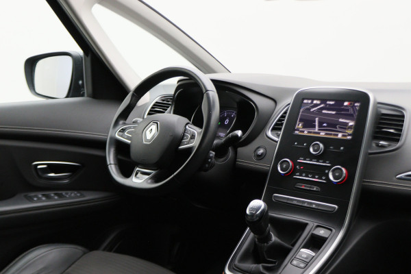 Renault Grand Scénic 1.3 TCe Intens 7p. Leder/Stof, Apple Carplay, Camera, Cruise, Sfeerverlichting, Trekhaak, 20'' Renault Grand Scénic 1.3 TCe Intens 7p. Leder/Stof, Apple Carplay, Camera, Cruise, Sfeerverlichting, Trekhaak, 20''