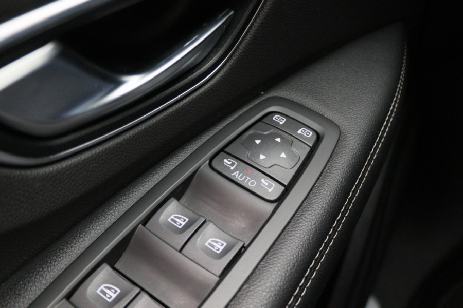 Renault Grand Scénic 1.3 TCe Intens 7p. Leder/Stof, Apple Carplay, Camera, Cruise, Sfeerverlichting, Trekhaak, 20'' Renault Grand Scénic 1.3 TCe Intens 7p. Leder/Stof, Apple Carplay, Camera, Cruise, Sfeerverlichting, Trekhaak, 20''