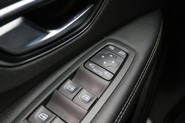Renault Grand Scénic 1.3 TCe Intens 7p. Leder/Stof, Apple Carplay, Camera, Cruise, Sfeerverlichting, Trekhaak, 20'' Renault Grand Scénic 1.3 TCe Intens 7p. Leder/Stof, Apple Carplay, Camera, Cruise, Sfeerverlichting, Trekhaak, 20''