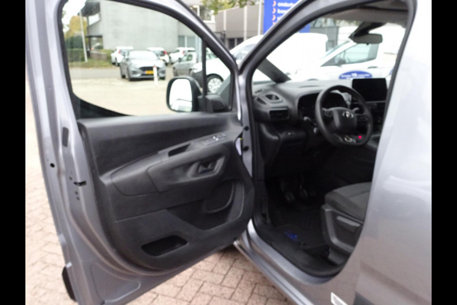 Toyota PROACE CITY 1.5 D-4D Navigator Long 130 PK NAVI CRUISE PDC Toyota PROACE CITY 1.5 D-4D Navigator Long 130 PK NAVI CRUISE PDC