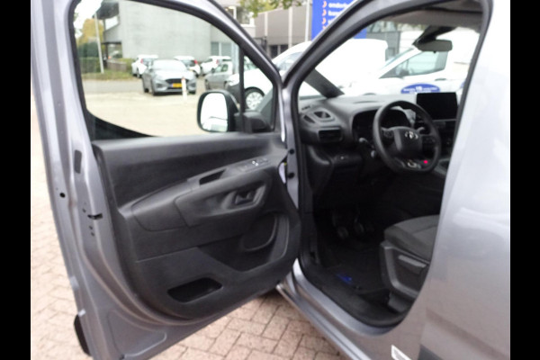 Toyota PROACE CITY 1.5 D-4D Navigator Long 130 PK NAVI CRUISE PDC Toyota PROACE CITY 1.5 D-4D Navigator Long 130 PK NAVI CRUISE PDC