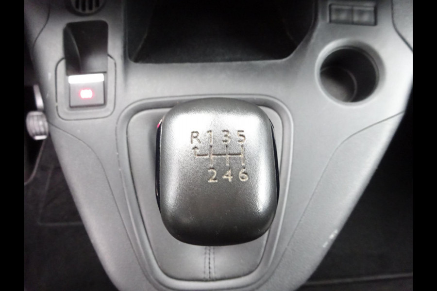 Toyota PROACE CITY 1.5 D-4D Navigator Long 130 PK NAVI CRUISE PDC Toyota PROACE CITY 1.5 D-4D Navigator Long 130 PK NAVI CRUISE PDC