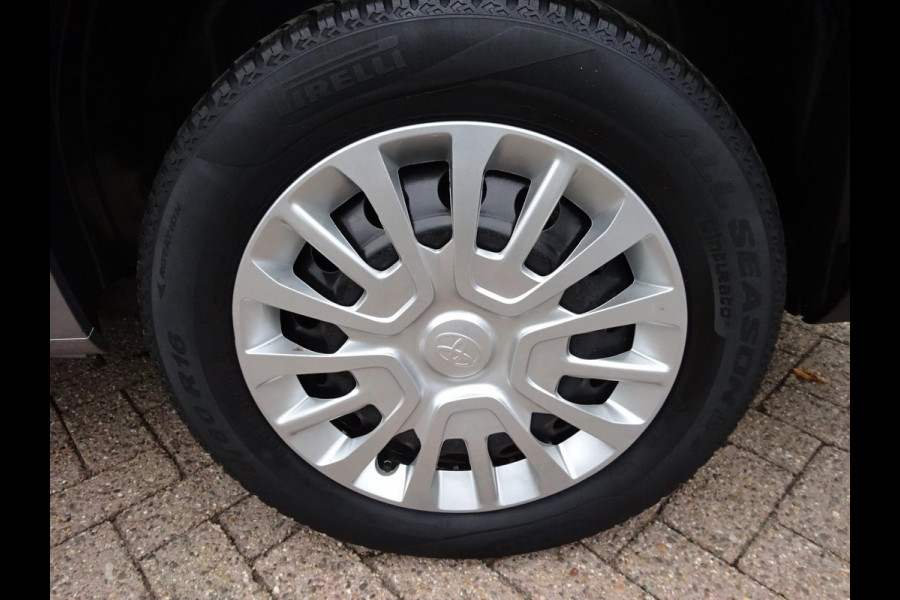 Toyota PROACE CITY 1.5 D-4D Navigator Long 130 PK NAVI CRUISE PDC Toyota PROACE CITY 1.5 D-4D Navigator Long 130 PK NAVI CRUISE PDC