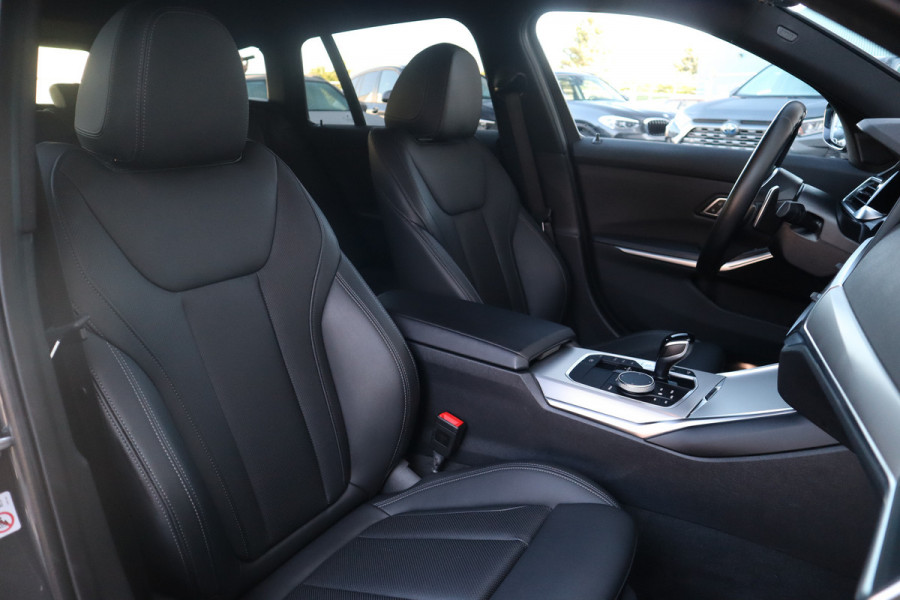 BMW 3 Serie Touring M-Sport SOH 93% / Hifi / Stoelverwarming / 18inch / Sportstoelen /