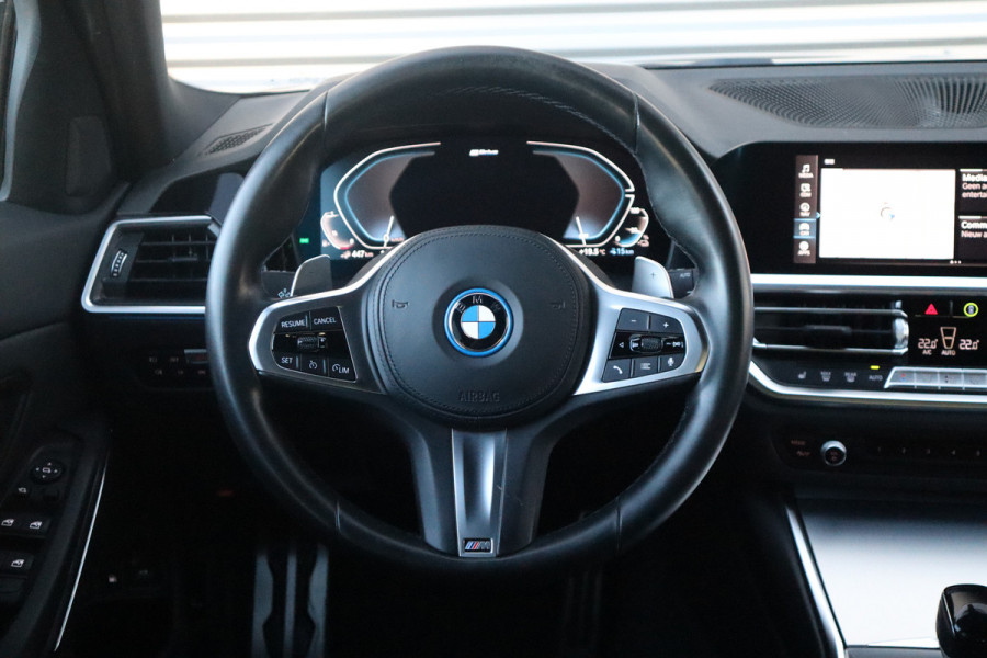 BMW 3 Serie Touring M-Sport SOH 93% / Hifi / Stoelverwarming / 18inch / Sportstoelen /