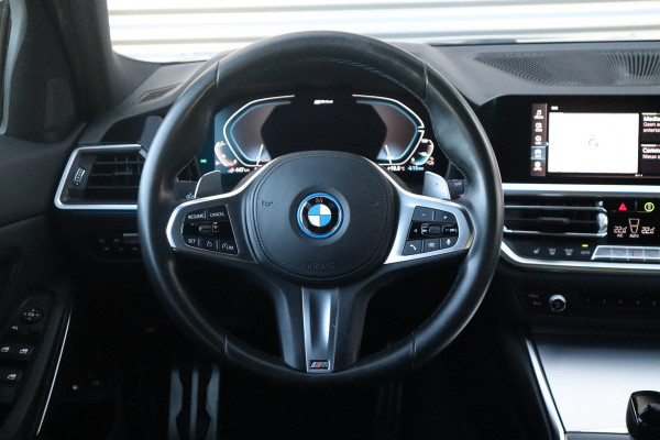 BMW 3 Serie Touring M-Sport SOH 93% / Hifi / Stoelverwarming / 18inch / Sportstoelen /