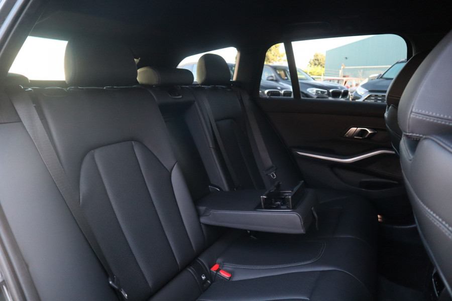 BMW 3 Serie Touring M-Sport SOH 93% / Hifi / Stoelverwarming / 18inch / Sportstoelen /