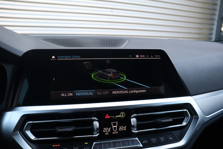 BMW 3 Serie Touring M-Sport SOH 93% / Hifi / Stoelverwarming / 18inch / Sportstoelen /