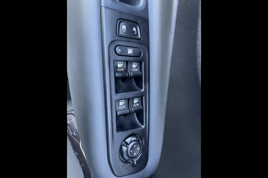Jeep Renegade 4xe 240 Plug-in Hybrid Electric S | Stoel/Stuur verwarming | Apple/Android CarPlay Jeep Renegade 4xe 240 Plug-in Hybrid Electric S | Stoel/Stuur verwarming | Apple/Android CarPlay