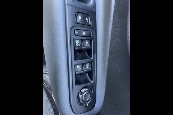 Jeep Renegade 4xe 240 Plug-in Hybrid Electric S | Stoel/Stuur verwarming | Apple/Android CarPlay Jeep Renegade 4xe 240 Plug-in Hybrid Electric S | Stoel/Stuur verwarming | Apple/Android CarPlay