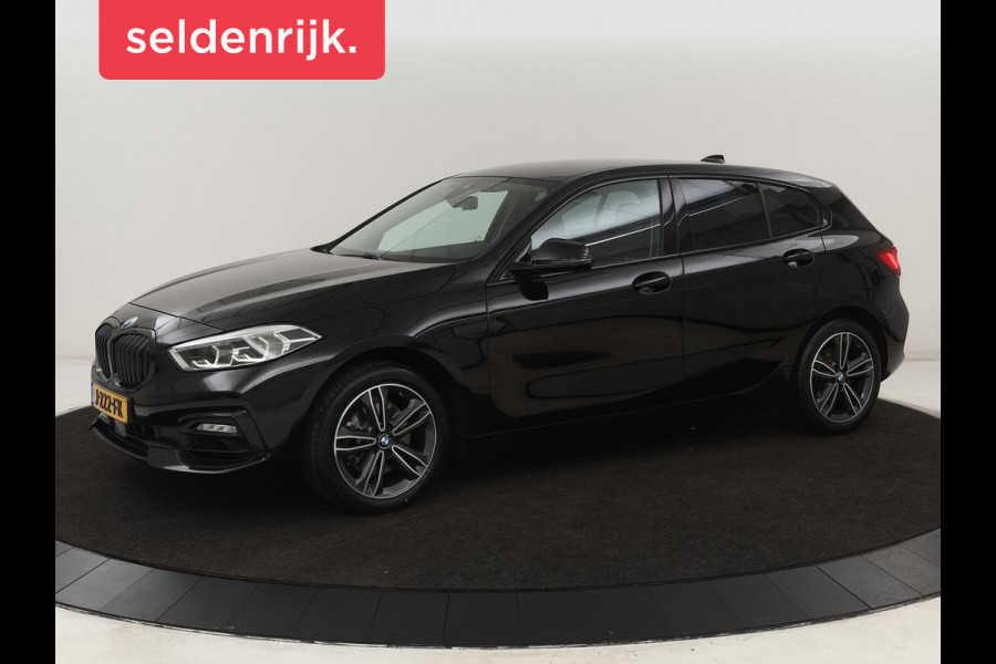 BMW 1-serie 118i Sport Line | Sportstoelen | Carplay | Live Cockpit | Full LED | Navigatie | Half leder | Parkeerhulp | Climate control | Cruise control