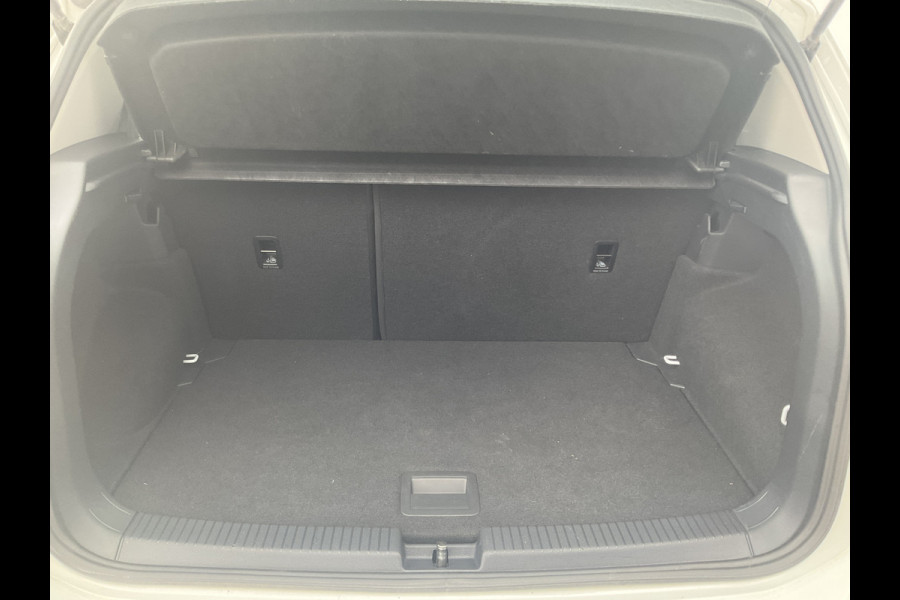 Volkswagen T-Cross 1.0 TSI Life Hoge zit DAB Camera Climatic Cruise Volkswagen T-Cross 1.0 TSI Life Hoge zit DAB Camera Climatic Cruise