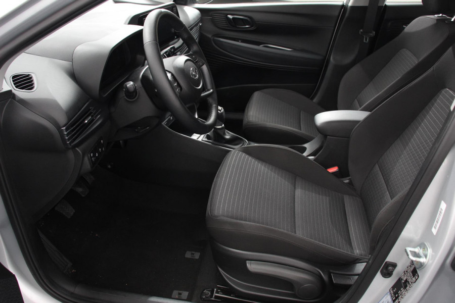 Hyundai i20 1.0 T-GDI 100pk Comfort | Climate Control | Camera | Parkeer sensoren | Lichtmetalen Velgen | Dab Hyundai i20 1.0 T-GDI 100pk Comfort | Climate Control | Camera | Parkeer sensoren | Lichtmetalen Velgen | Dab