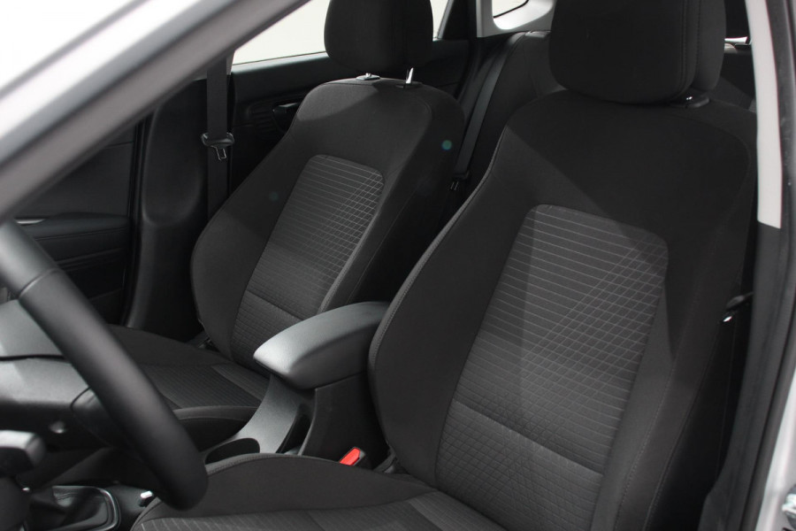 Hyundai i20 1.0 T-GDI 100pk Comfort | Climate Control | Camera | Parkeer sensoren | Lichtmetalen Velgen | Dab Hyundai i20 1.0 T-GDI 100pk Comfort | Climate Control | Camera | Parkeer sensoren | Lichtmetalen Velgen | Dab