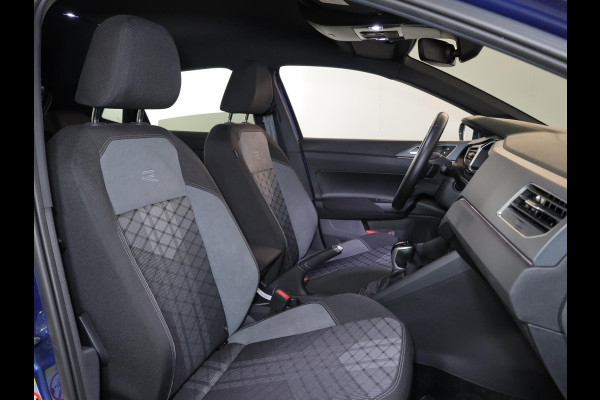 Volkswagen Polo 1.0 TSI R-Line 95 pk Automaat (DSG) | Verlengde garantie | Navigatie | Parkeersensoren | Achteruitrijcamera | Stoelverwarming | R-Line | Volkswagen Polo 1.0 TSI R-Line 95 pk Automaat (DSG) | Verlengde garantie | Navigatie | Parkeersensoren | Achteruitrijcamera | Stoelverwarming | R-Line |