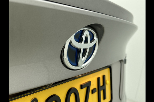 Toyota C-HR 1.8 Hybrid Style(Goed Onderh, Camera, Navi, StoelV, Cruise Con, Parkeerhulp, Etc) Toyota C-HR 1.8 Hybrid Style(Goed Onderh, Camera, Navi, StoelV, Cruise Con, Parkeerhulp, Etc)