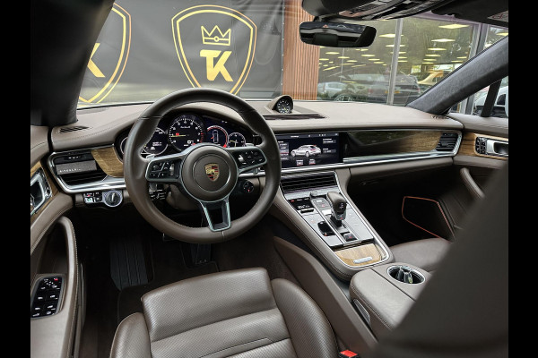 Porsche Panamera Sport Turismo 4.0 Turbo S E-Hybrid Keramisch Panoramadak Sportdesign Sportchrono Vossen 22”LM Krijt Grijs 680 PK!
