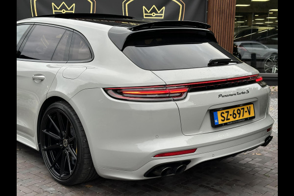 Porsche Panamera Sport Turismo 4.0 Turbo S E-Hybrid Keramisch Panoramadak Sportdesign Sportchrono Vossen 22”LM Krijt Grijs 680 PK!