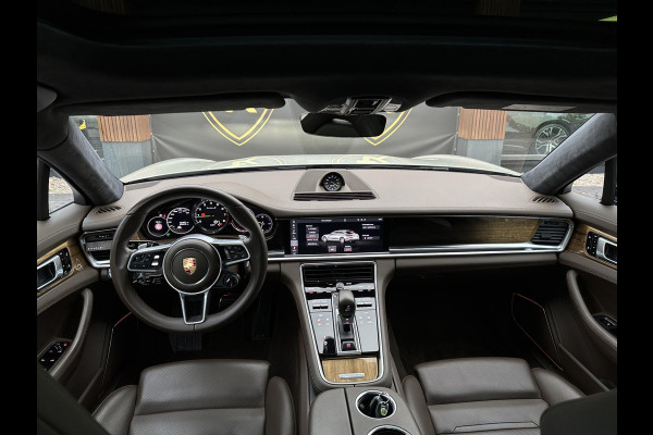 Porsche Panamera Sport Turismo 4.0 Turbo S E-Hybrid Keramisch Panoramadak Sportdesign Sportchrono Vossen 22”LM Krijt Grijs 680 PK!