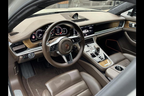 Porsche Panamera Sport Turismo 4.0 Turbo S E-Hybrid Keramisch Panoramadak Sportdesign Sportchrono Vossen 22”LM Krijt Grijs 680 PK!