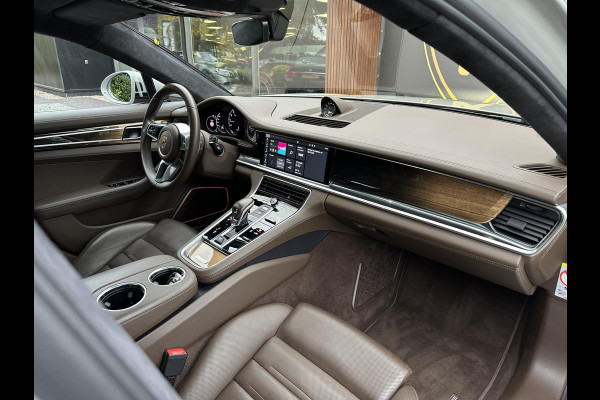 Porsche Panamera Sport Turismo 4.0 Turbo S E-Hybrid Keramisch Panoramadak Sportdesign Sportchrono Vossen 22”LM Krijt Grijs 680 PK!