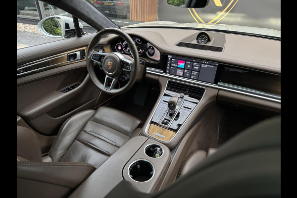 Porsche Panamera Sport Turismo 4.0 Turbo S E-Hybrid Keramisch Panoramadak Sportdesign Sportchrono Vossen 22”LM Krijt Grijs 680 PK!