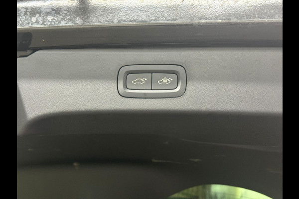 Lynk & Co 01 1.5/PANO/360CAM/AUTO-PILOT/MEMORY/APPLE-CARPLAY/BLACK ON BLACK Lynk & Co 01 1.5/PANO/360CAM/AUTO-PILOT/MEMORY/APPLE-CARPLAY/BLACK ON BLACK