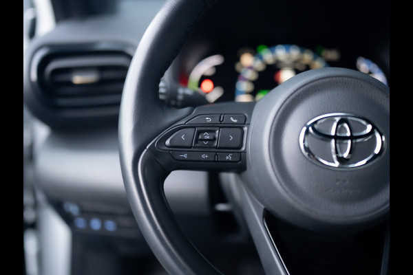 Toyota Yaris Cross 1.5 Hybrid AWD Adventure | Blind Spot | Stoel & Stuur verw. | Parkeersensoren | Prijs Rijklaar!! Toyota Yaris Cross 1.5 Hybrid AWD Adventure | Blind Spot | Stoel & Stuur verw. | Parkeersensoren | Prijs Rijklaar!!