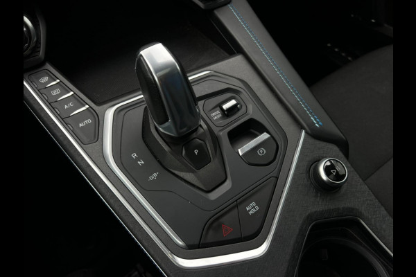 Lynk & Co 01 1.5 4X ZWART OP VOORRAAD! NL AUTO | CAMERA | PANO |