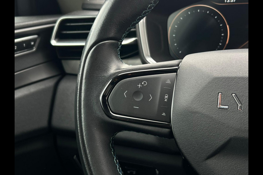 Lynk & Co 01 1.5 4X ZWART OP VOORRAAD! NL AUTO | CAMERA | PANO |