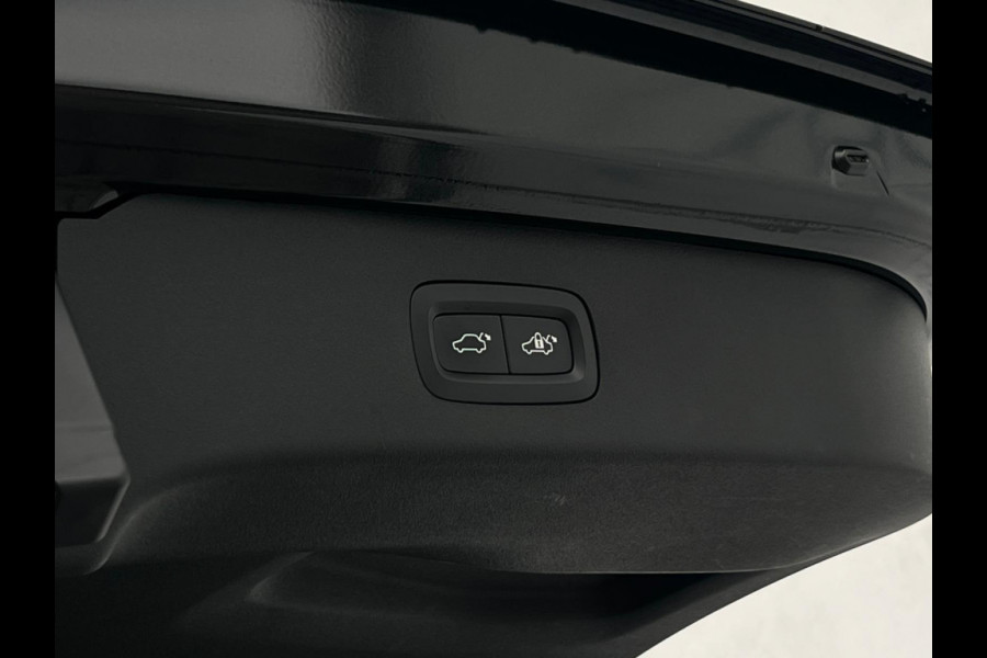 Lynk & Co 01 1.5 4X ZWART OP VOORRAAD! NL AUTO | CAMERA | PANO |