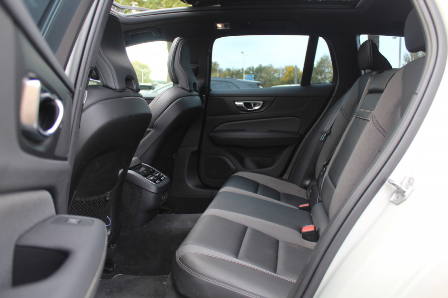 Volvo V60 2.0 B4 R-Design / Trekhaak / Panoramadak / 360Camera / Head-up / Luxe Leder / 19'' / Harman Kardon / Keyless / CarPlay / Stuur+Stoelverwarming / DAB / ACC