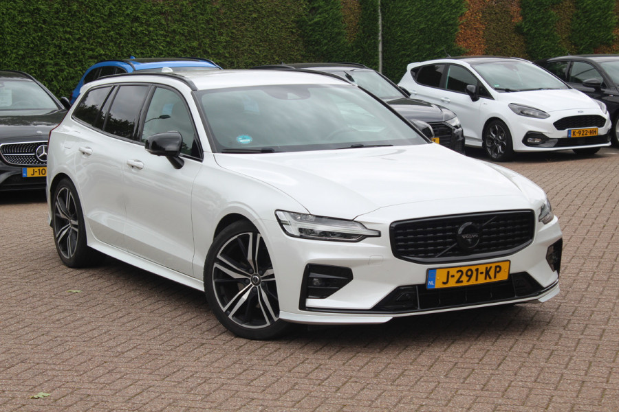 Volvo V60 2.0 B3 R-Design / Trekhaak / Camera / Leder / 19'' / Navigatie / Dodehoek / DAB / Stuur+Stoelverwarming / ACC