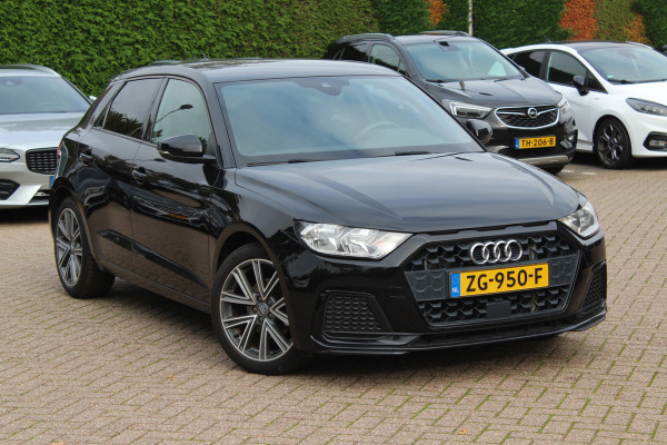 Audi A1 Sportback 30 TFSI Advanced epic S-Line / CarPlay / Parkeerhulp achter / 17'' / Sportstoelen / Getint glas / Cruise Control