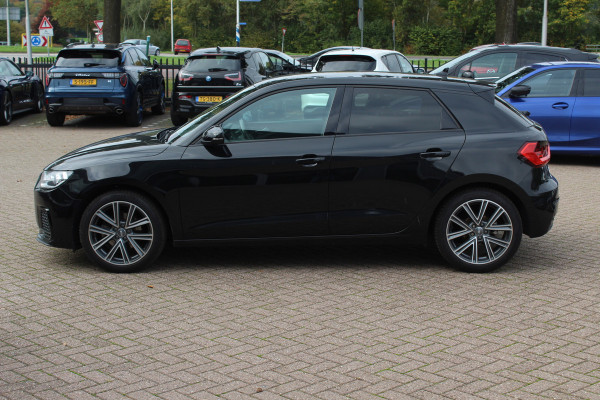 Audi A1 Sportback 30 TFSI Advanced epic S-Line / CarPlay / Parkeerhulp achter / 17'' / Sportstoelen / Getint glas / Cruise Control