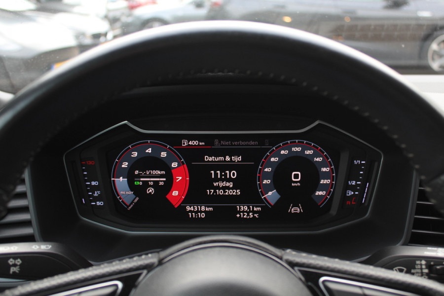 Audi A1 Sportback 30 TFSI Advanced epic S-Line / CarPlay / Parkeerhulp achter / 17'' / Sportstoelen / Getint glas / Cruise Control