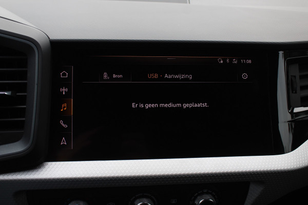 Audi A1 Sportback 30 TFSI Advanced epic S-Line / CarPlay / Parkeerhulp achter / 17'' / Sportstoelen / Getint glas / Cruise Control