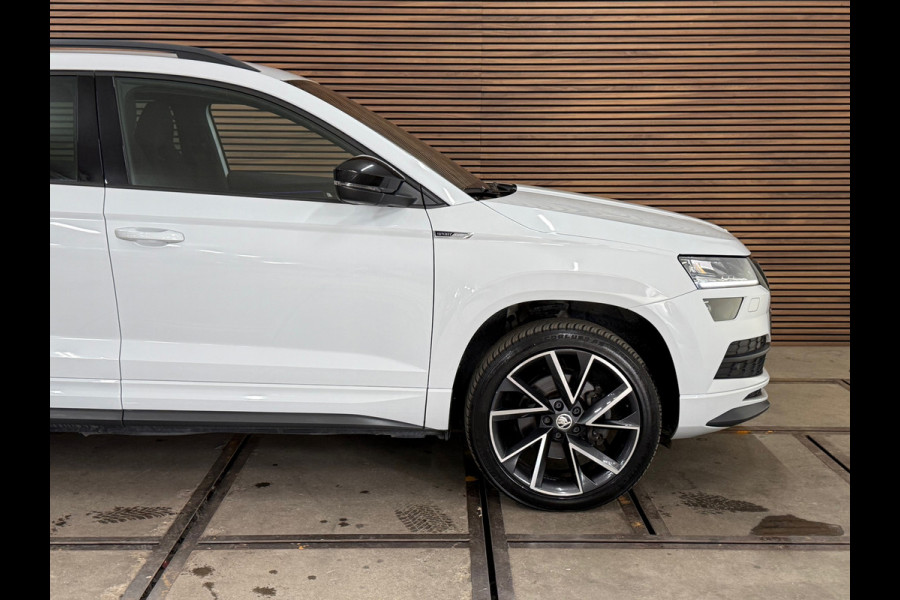 Škoda Karoq 1.5 TSI DSG 4x4 Sportline Business | 1800KG Trekgewicht | Carplay | Sportstoelen | Camera
